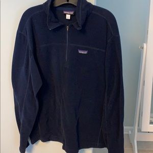 Men’s navy blue Patagonia fleece pullover